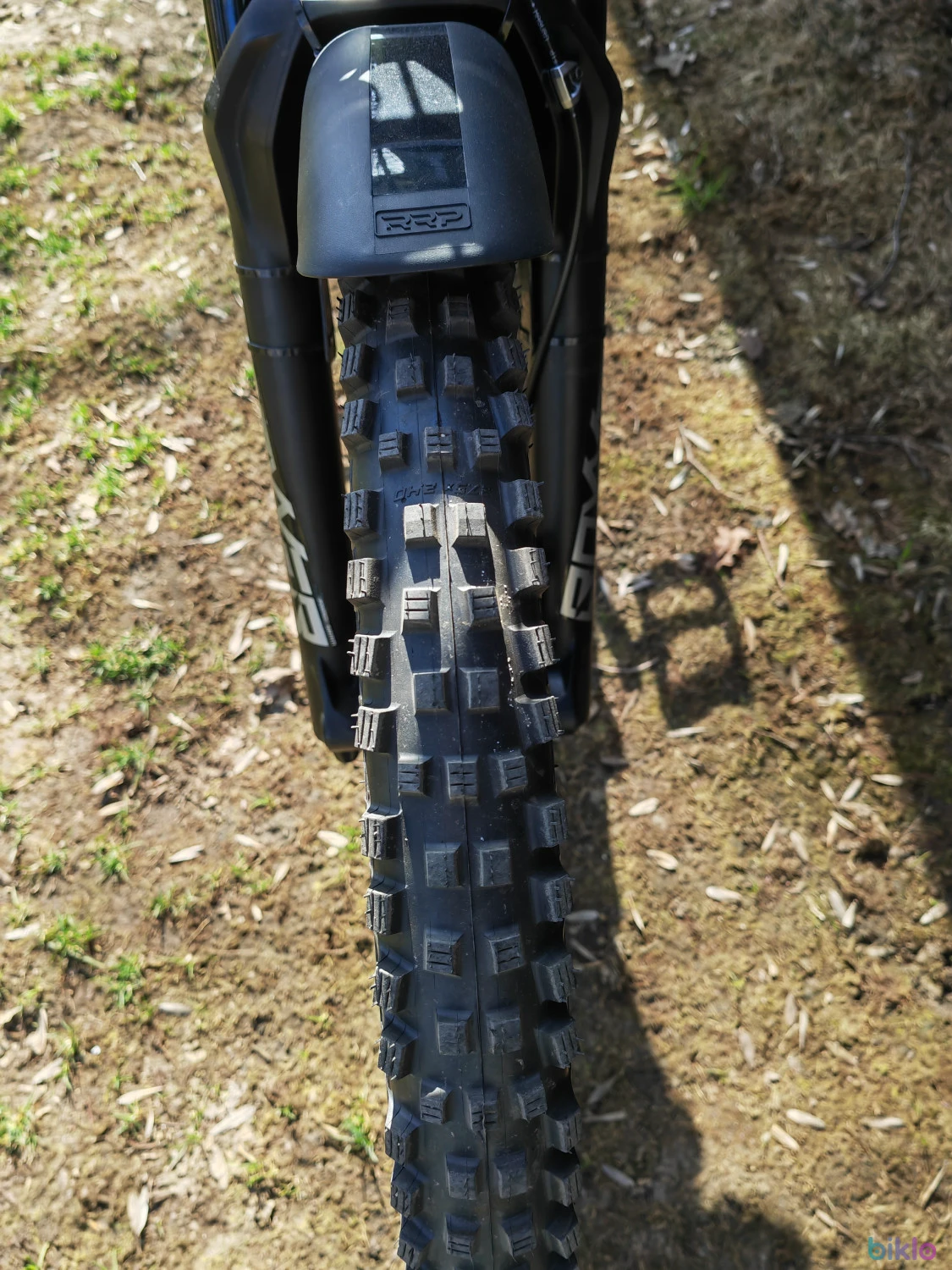 9. Commencal FRS FURIOUS modificat 11 viteze 200mm cursa fata/spate 27.5 frane MT5 4 pistoane
