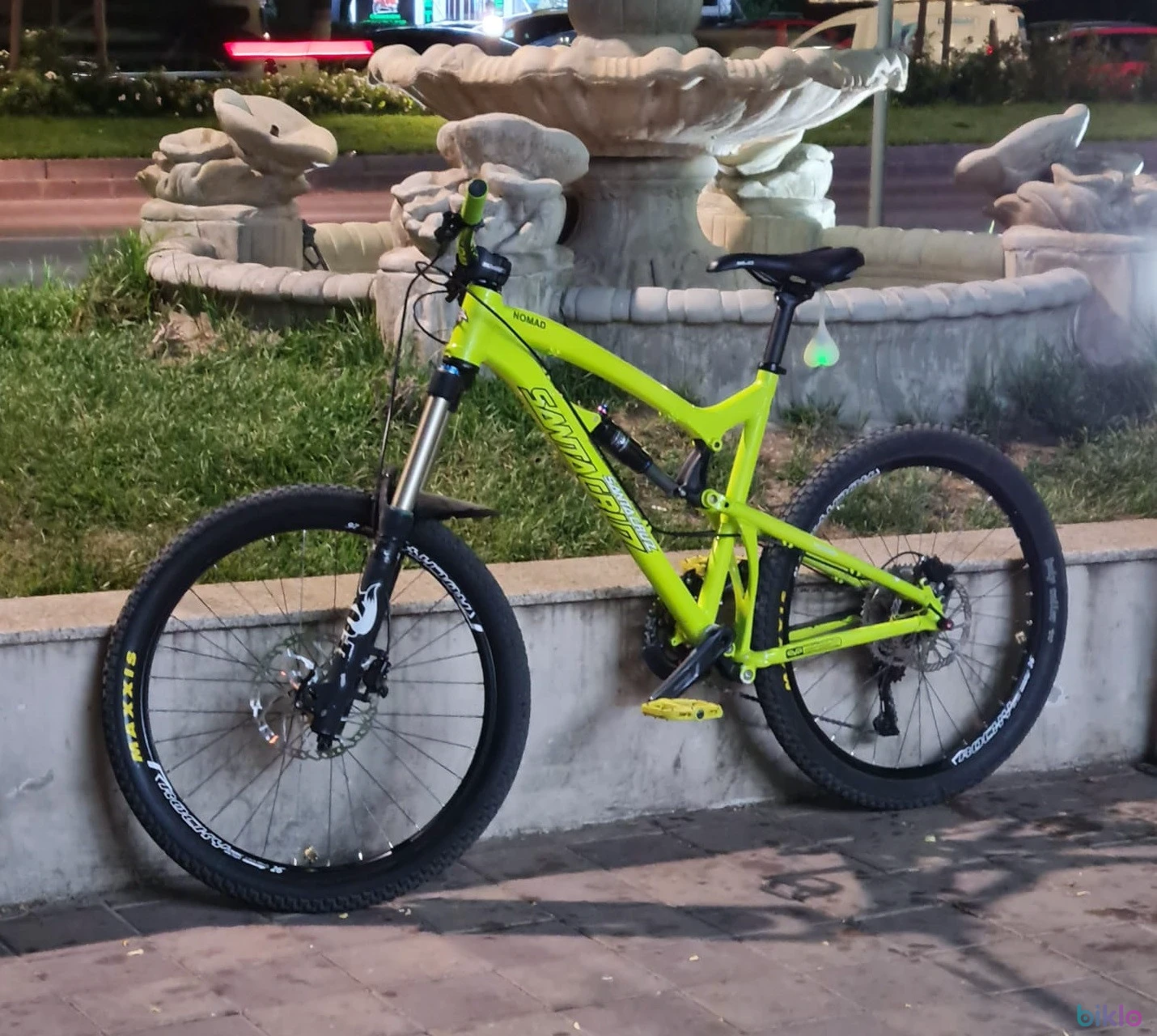 1. Vand bicicleta Santa Cruz Nomad