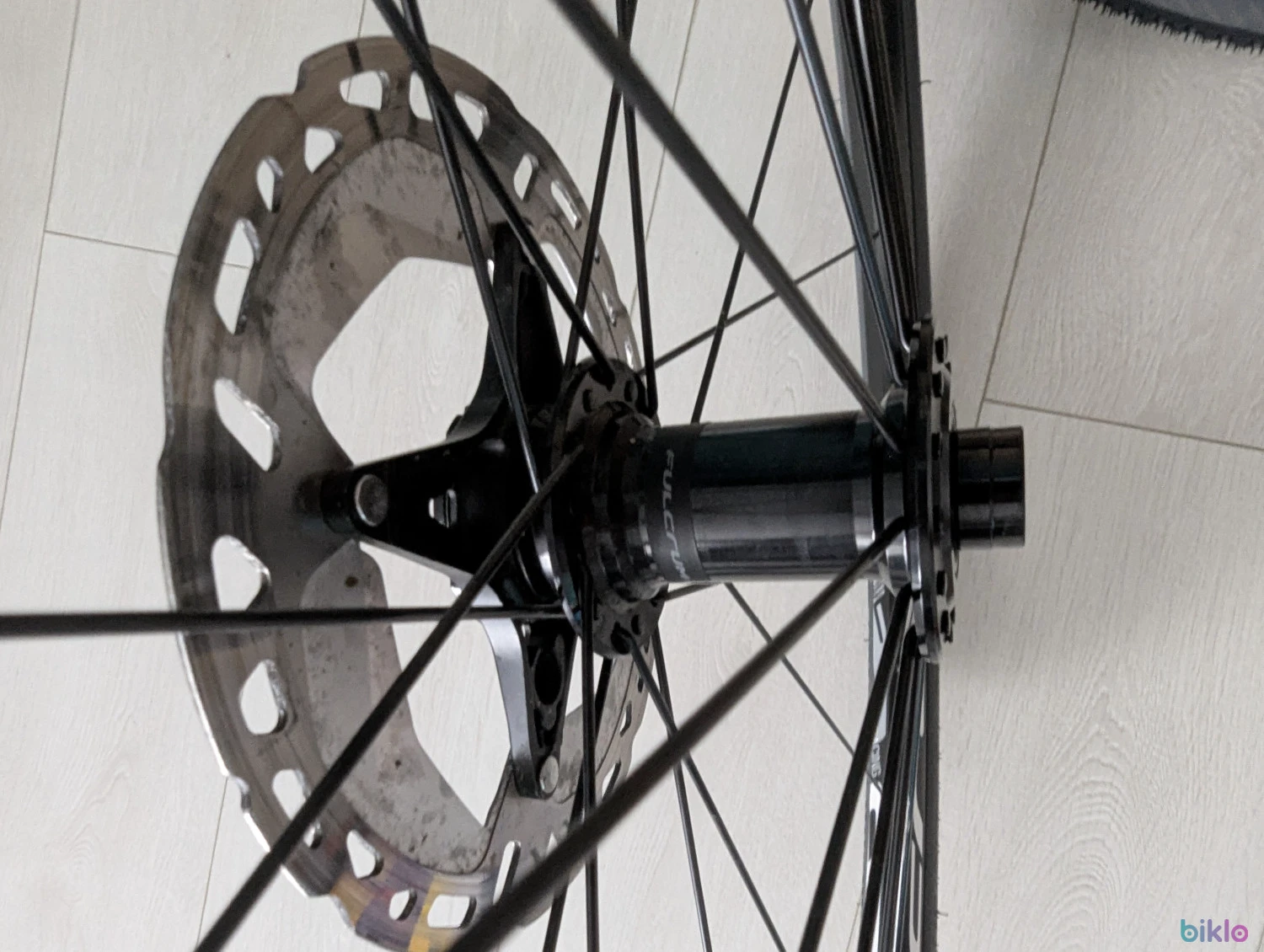 5. Roti Fulcrum Racing 900 DB- Cauciucuri Vittoria Terrano Dry- Pinioane Shimano 105-Discuri Shimano XT