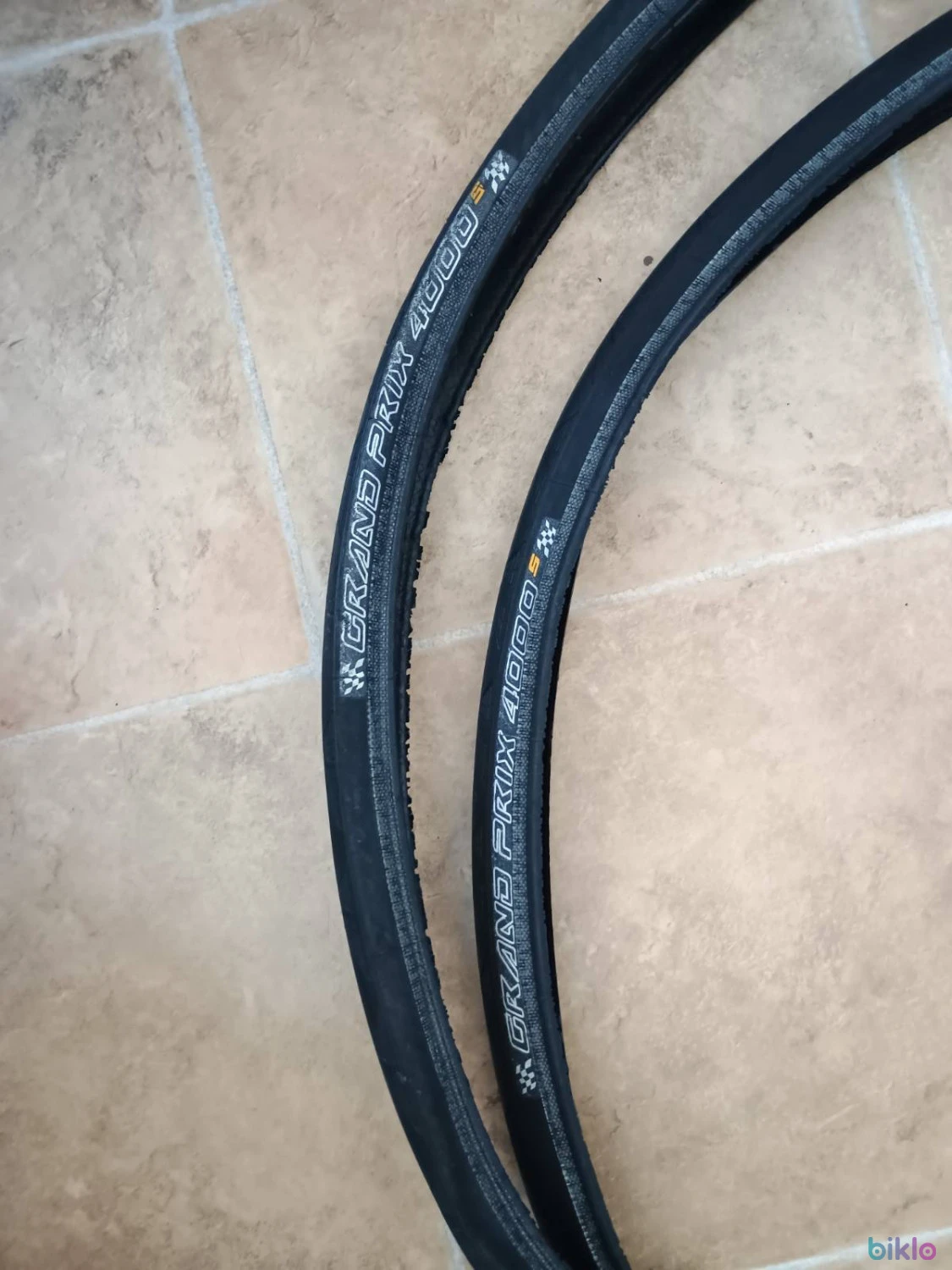 2. 2 cauciucuri mai vechi Continental Grand Prix 4000 700x23c