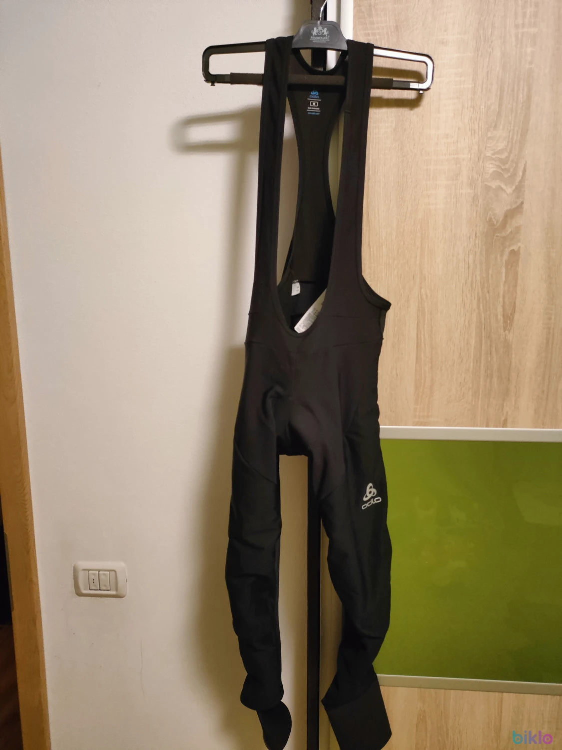 1. Pantaloni Odlo termici wind stoper