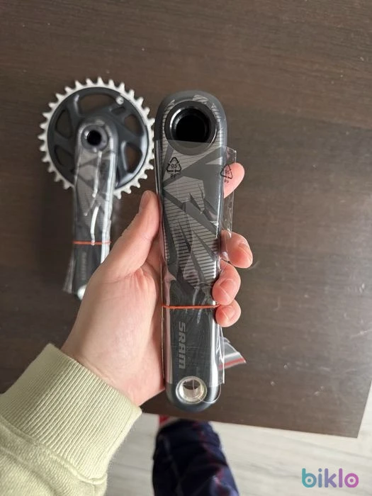 3. Pedalier Sram carbon NOU