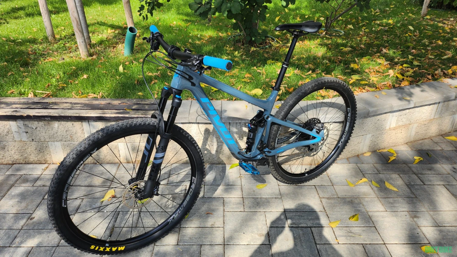 7. Bicicleta Pivot Mach 4 SL Carbon Marimea Medium