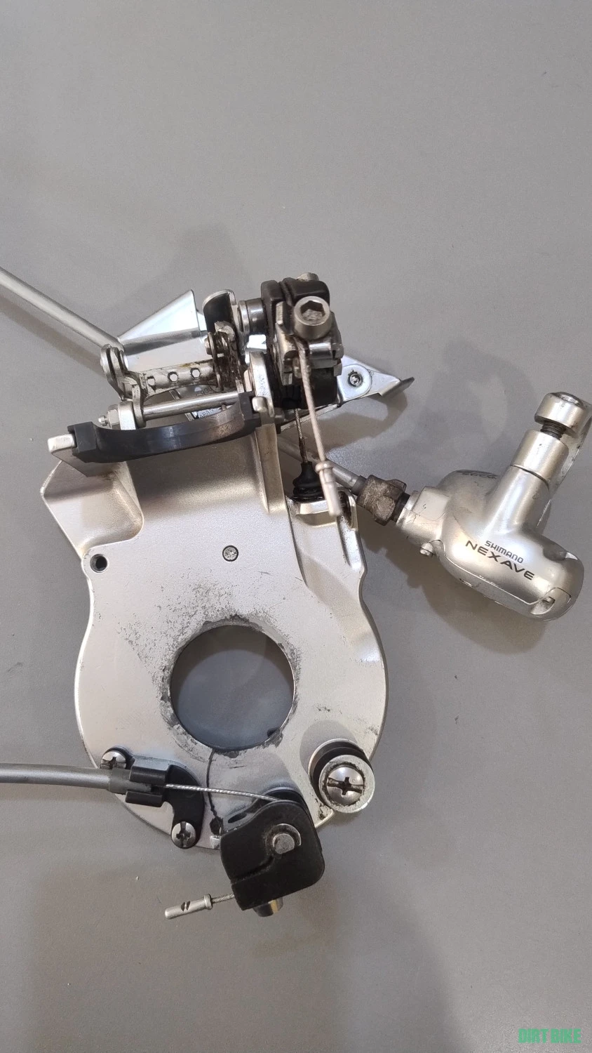 5. Schimbãtor fatã Shimano SPCM cu maneta sí angrenaj
