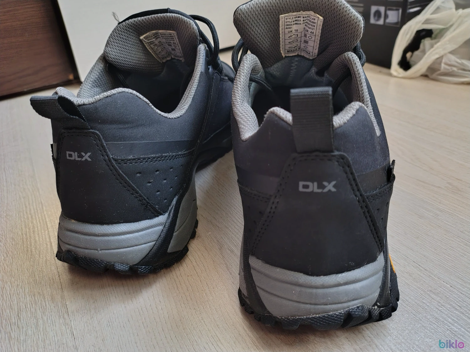 9. Ghete Iarna si Drumetie DLX Mens Waterproof Trainers Breathable Hiking Shoes