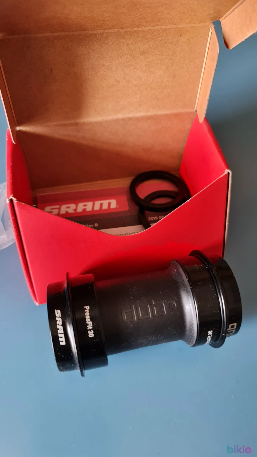 1. Butuc pedalier Sram DUB PF30