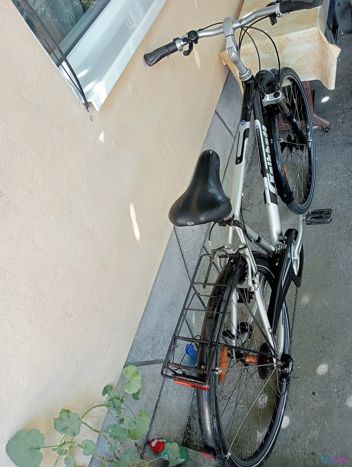 9. Bicicleta oras alu Gudereit Germania 24 V Shimano Deore dinam Shimano in butuc Suspensie furca fata si tija de sa
