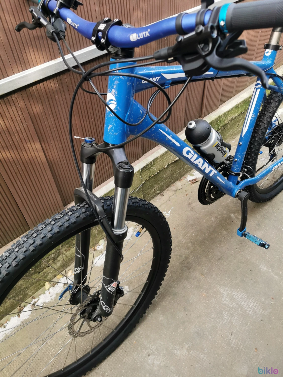 2. Mountain bike cu suspensie