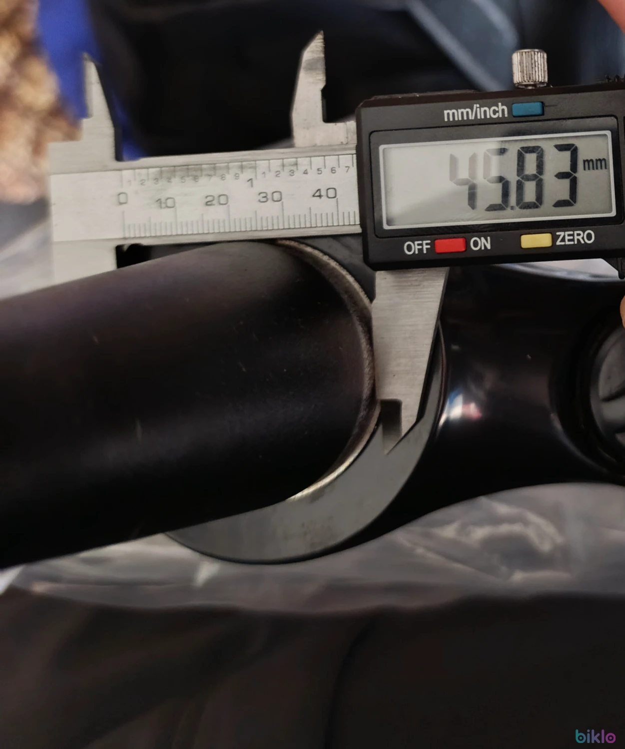 4. Rock shox 35 tk 27.5 solo air 120 mm