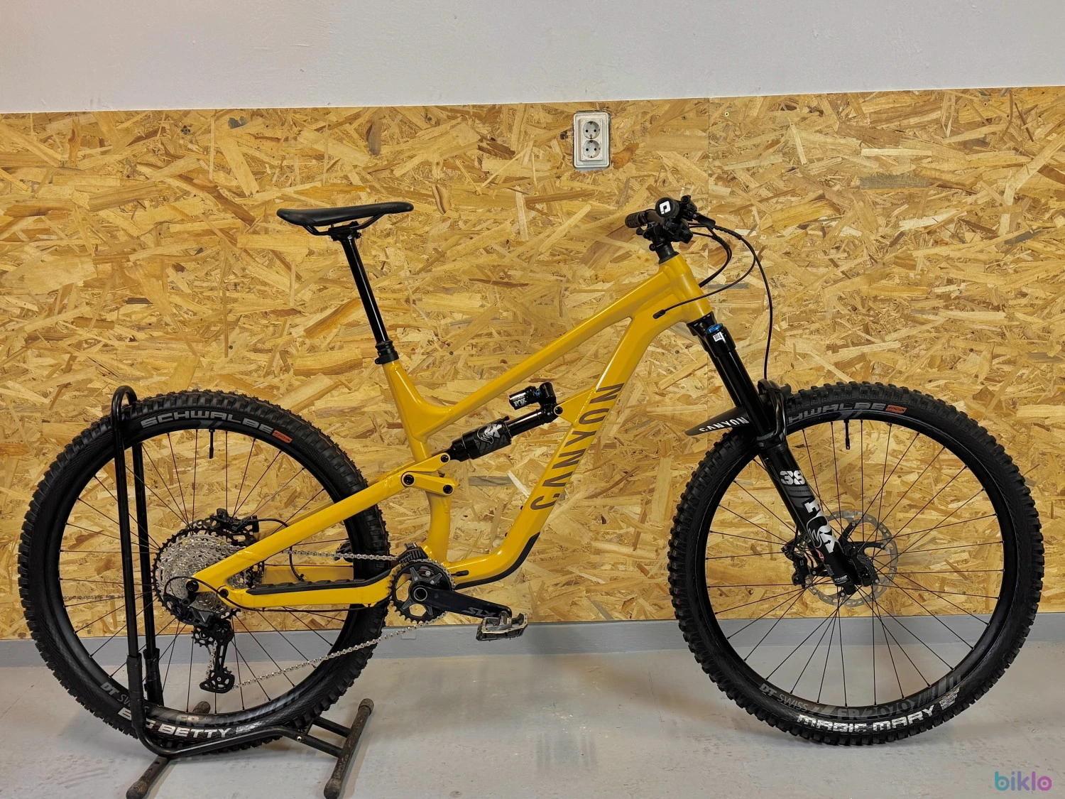 1. Canyon Torque 2024 bicicleta enduro downhill freeride nu cube trek
