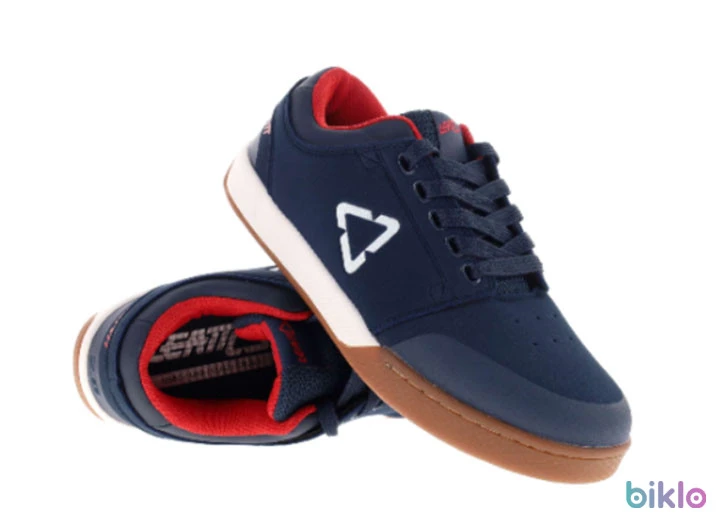 1. Leatt 2.0 Flatpedal Onyx - pantofi MTB marime EU 43(US 9), 43.5(US 9.5), 44(US 10) si 44.5(US 10.5)