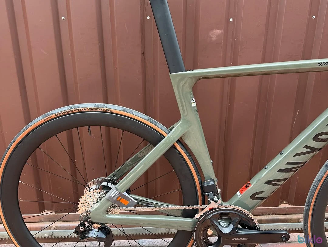 6. 2025 Canyon Aeroad CF SLX 7 di2