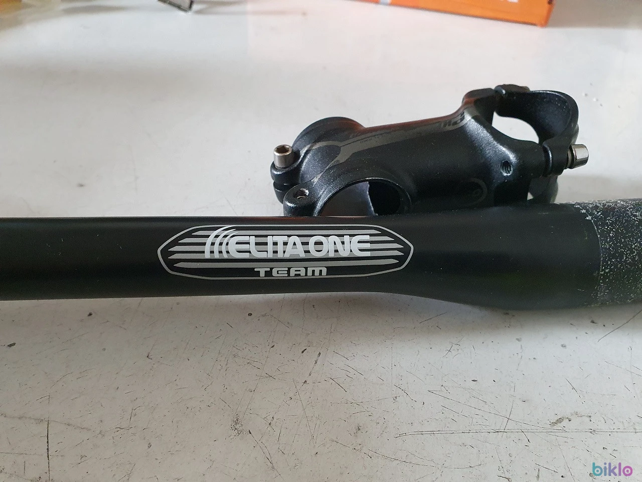 1. Ghidon mtb carbon elita one team flat 740 mm
