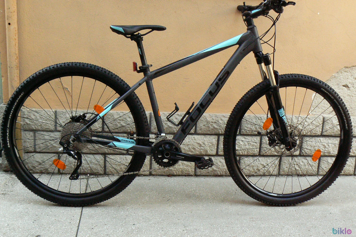 1. Bicicleta mountain bike Focus