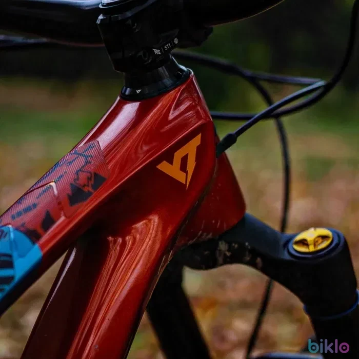 1. Vand Yt capra core 3 carbon mărime L