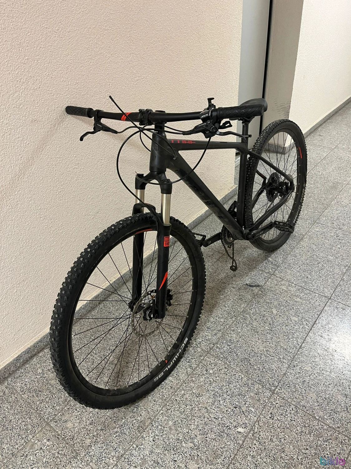 1. Bicicleta Cube Reaction Pro 29 black/red 2018