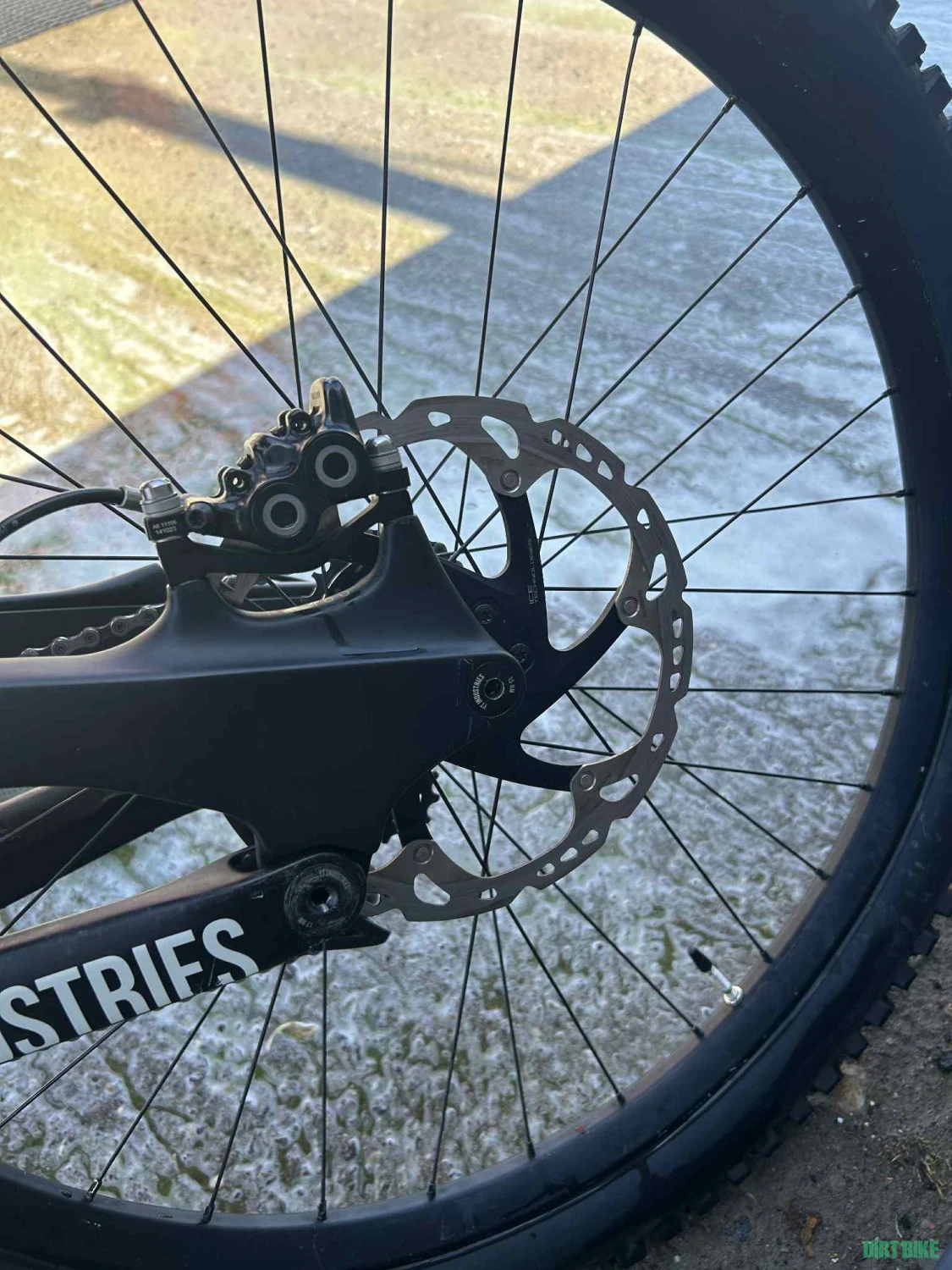 3. Yt tues cf pro race 27.5, pretul e negociabil