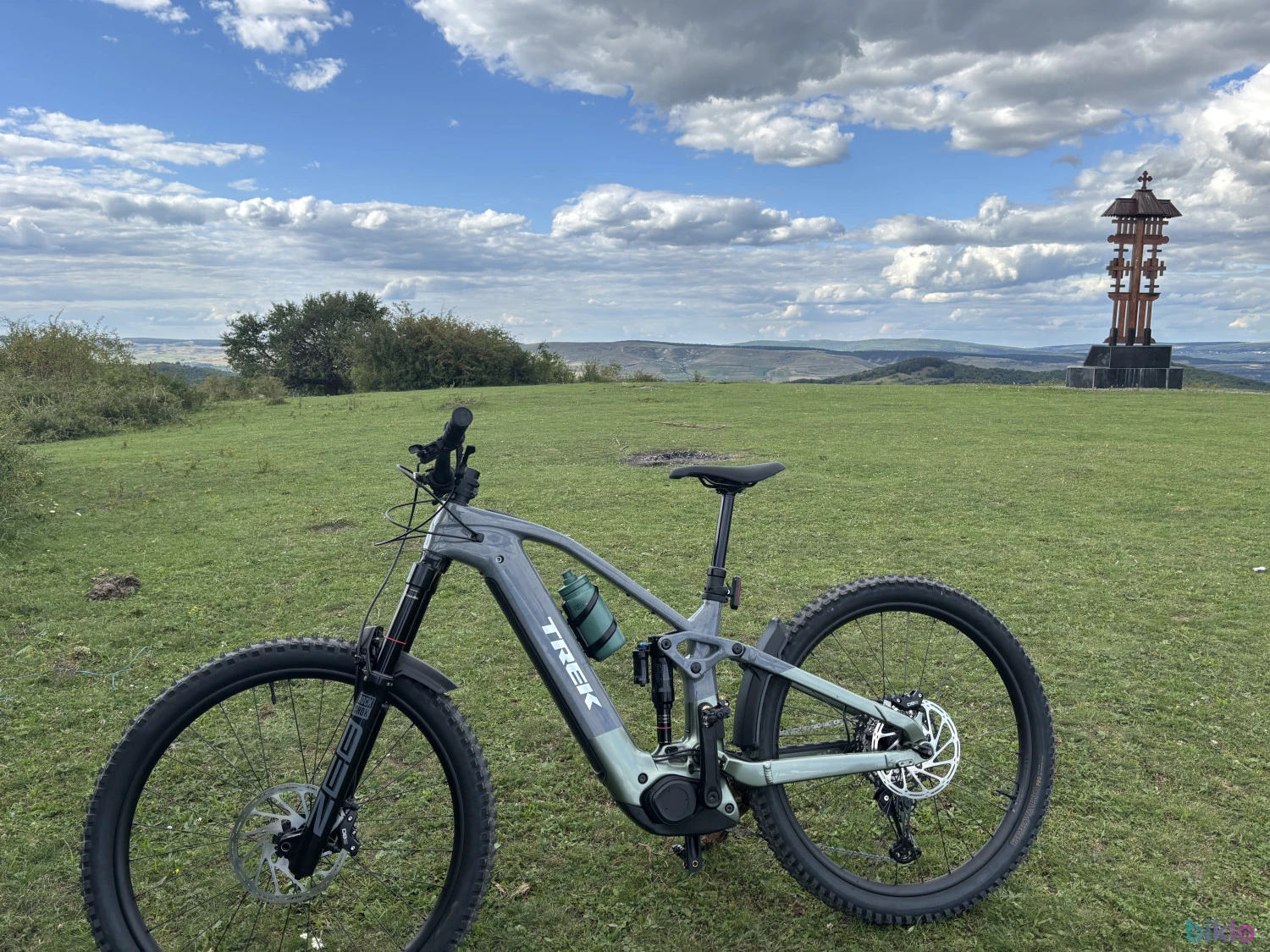 2. E-mtb Trek Rail 9.7 2025
