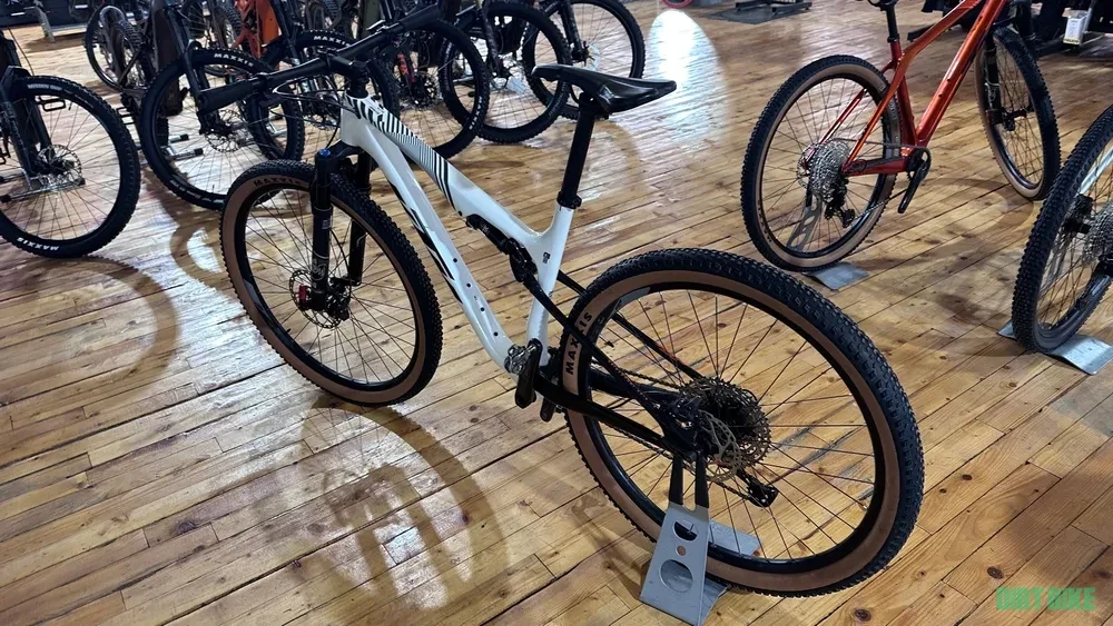 2. Bicicletă full suspension KTM Scarp Elite - carbon