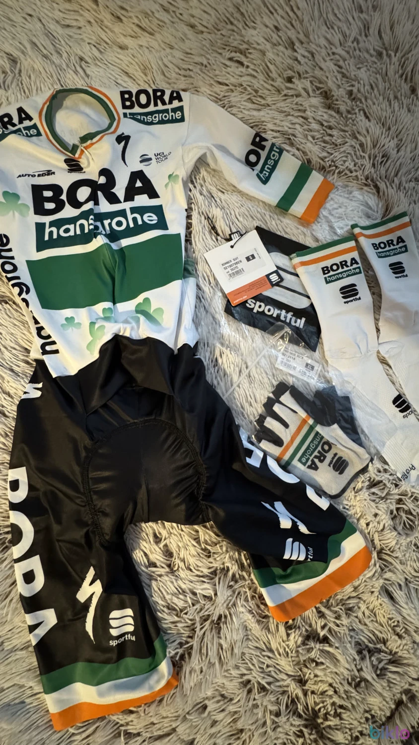 4. Compleu echipament ciclism Sportful Bora Hansgrohe Aero suit