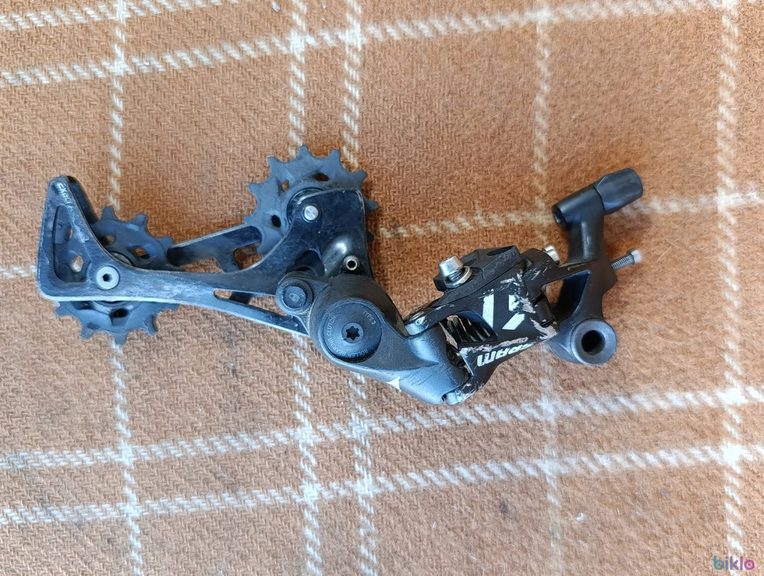 2. Schimbator Sram Apex 11 speed