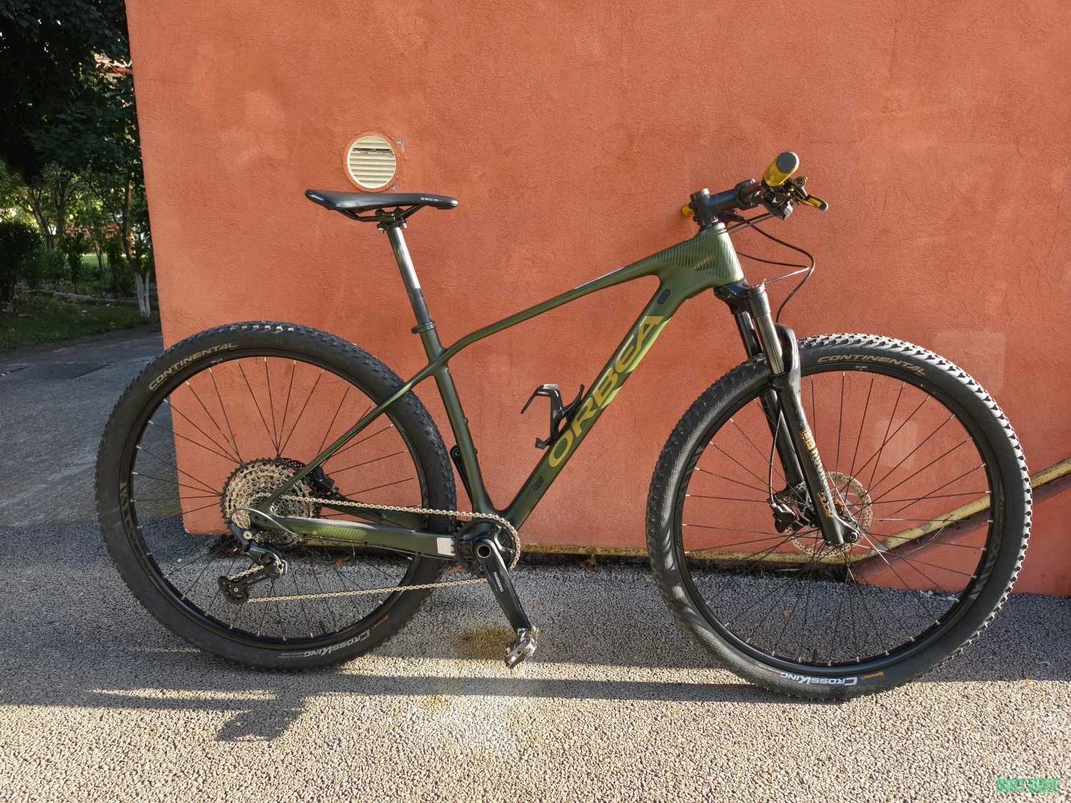 1. Orbea Alma m30 carbon