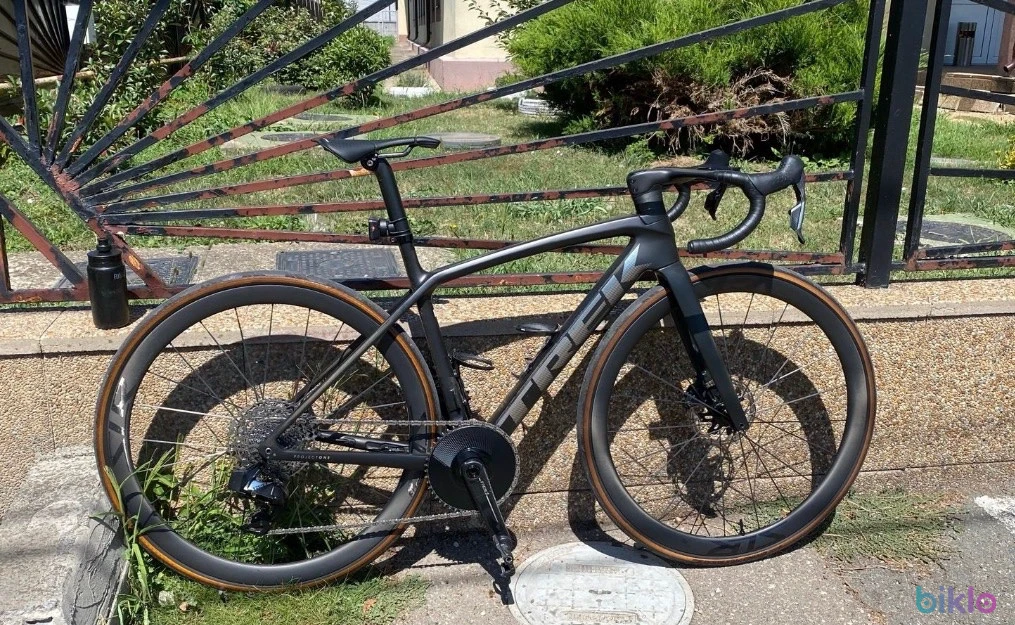 1. Trek Emonda SLR 2023 Project One 6.7 kg