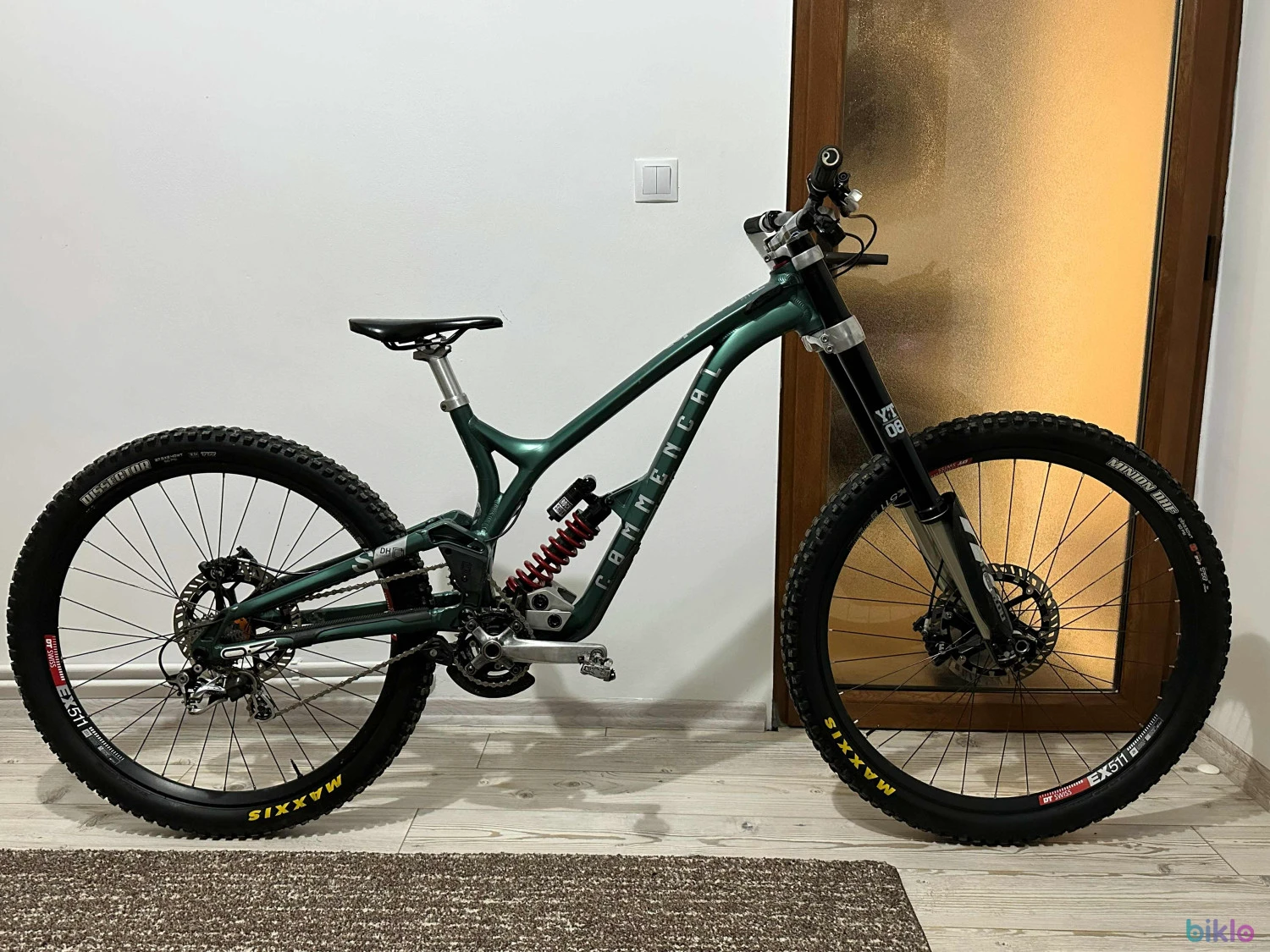 1. COMMENCAL Supreme DH v4 Signiture 2023 L