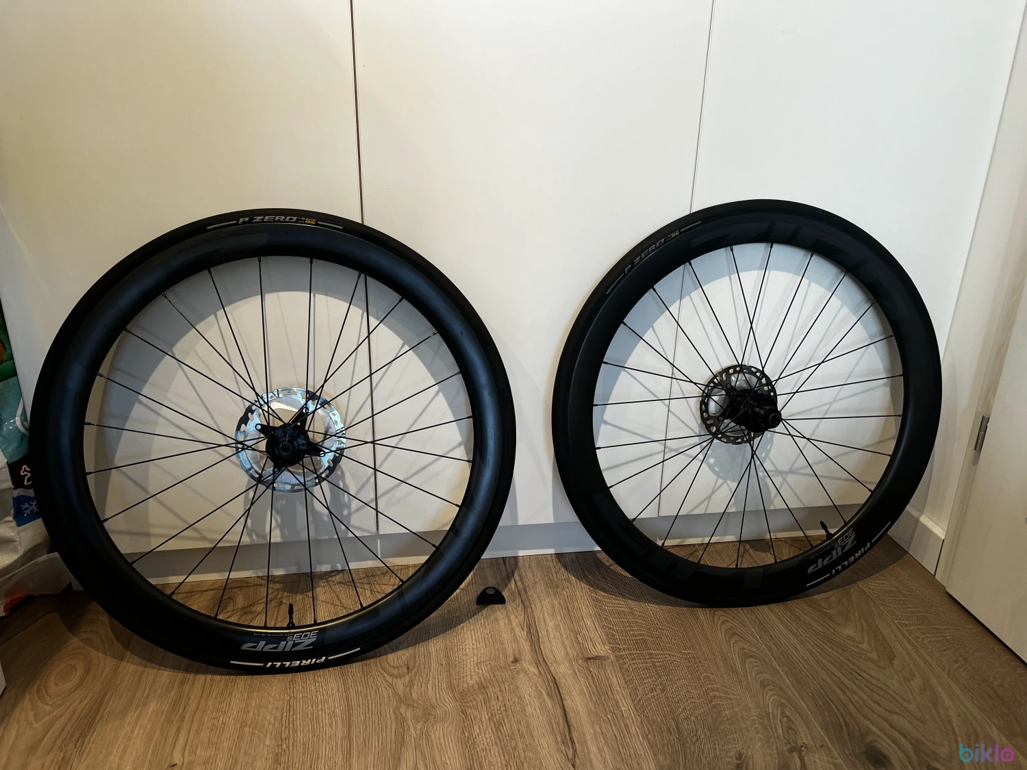 1. Zipp 303s - set complet