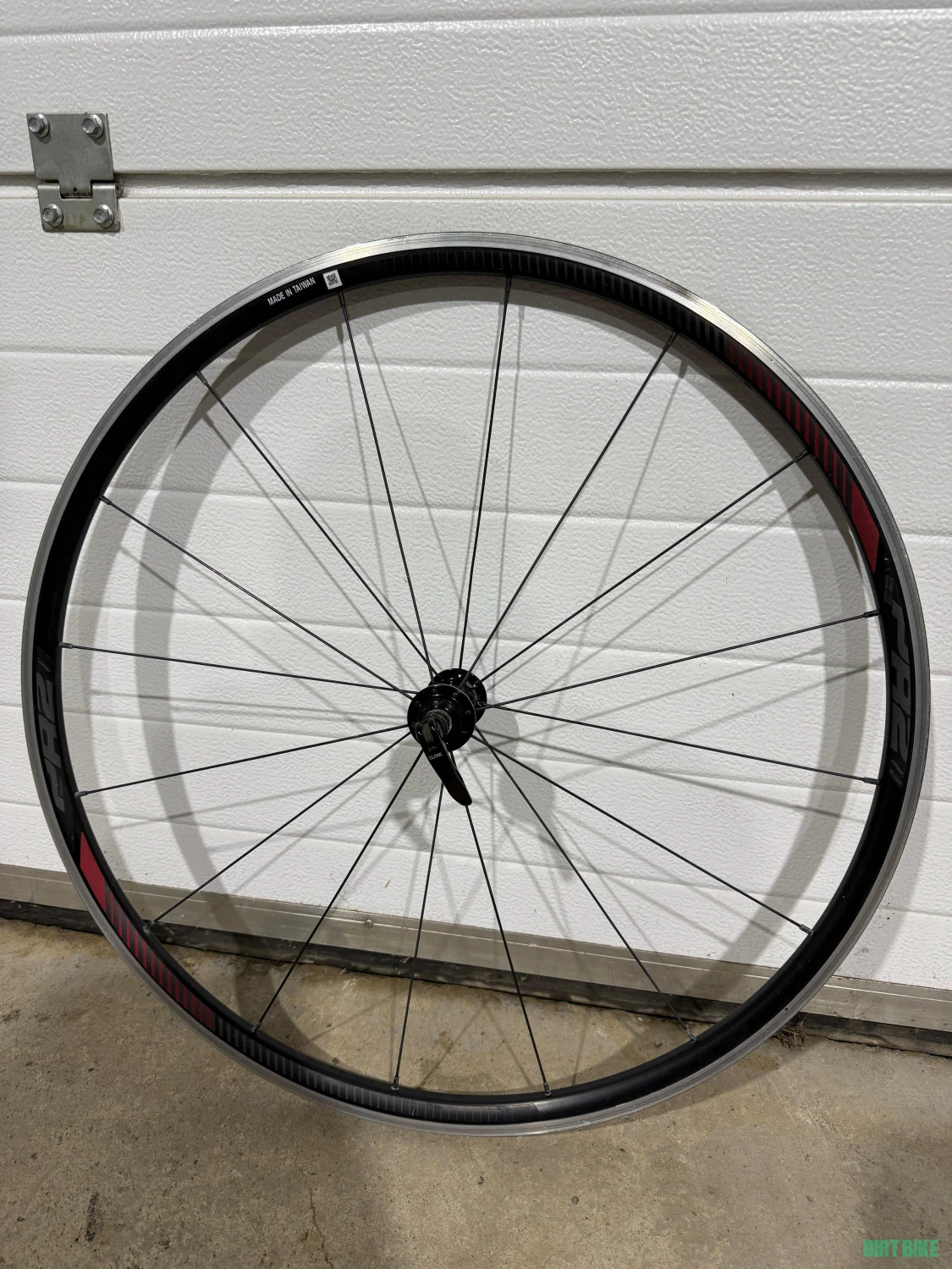 1. Roata fata Giant PR2
