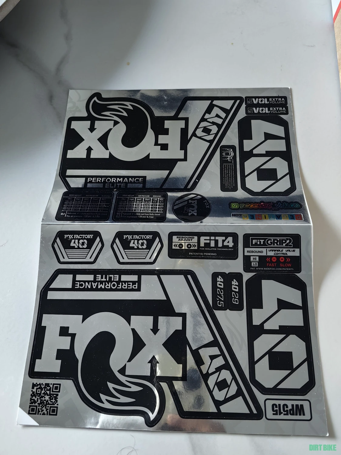1. Sticker decal pentru Fox 40 cromat