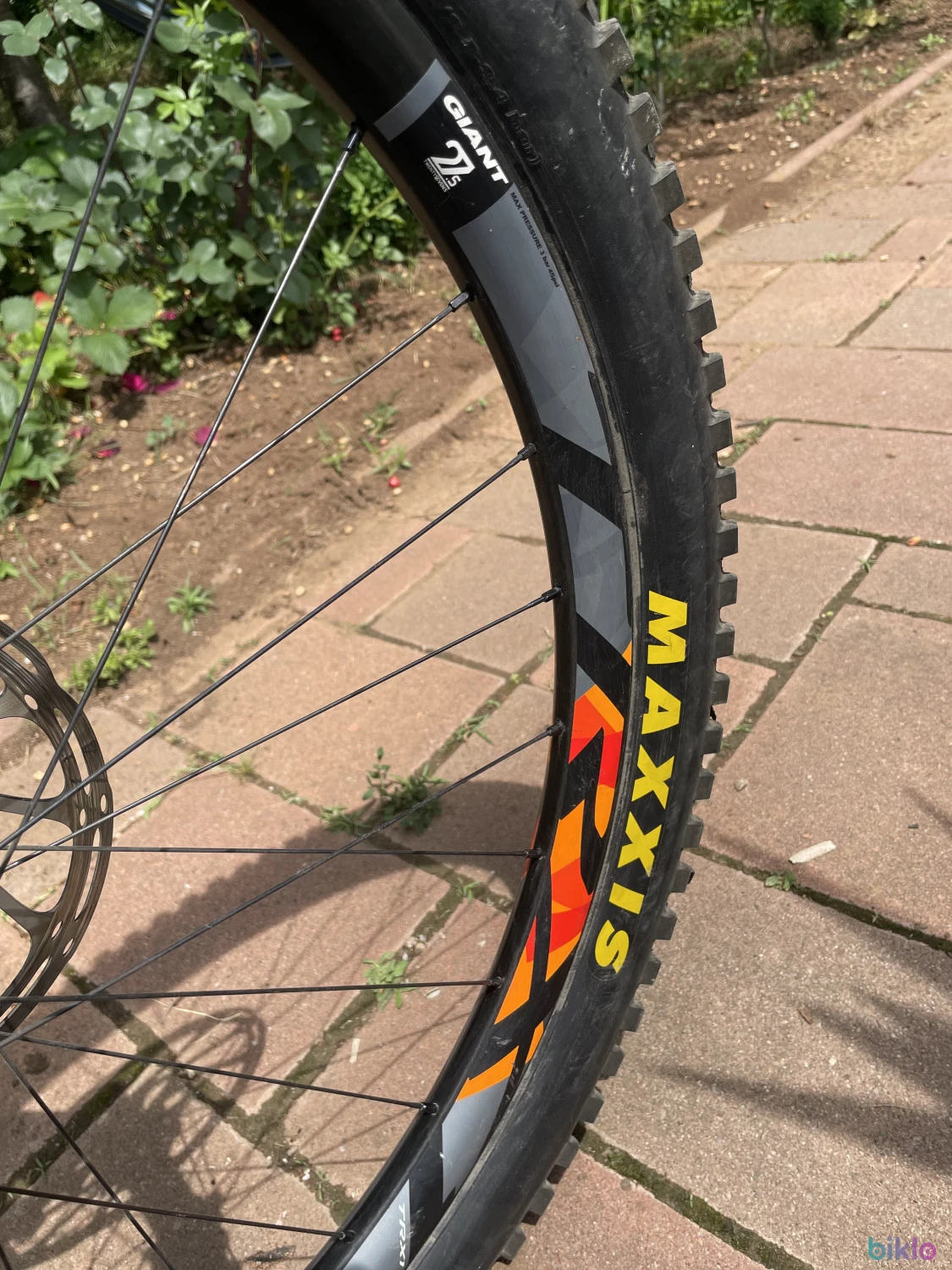 7. Santa Cruz Bronson CC