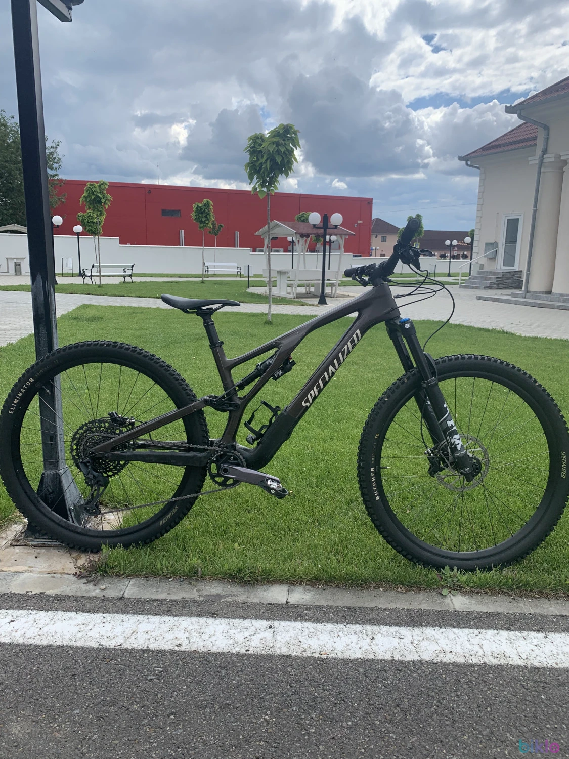 1. Specialized Stmpjumper EVO