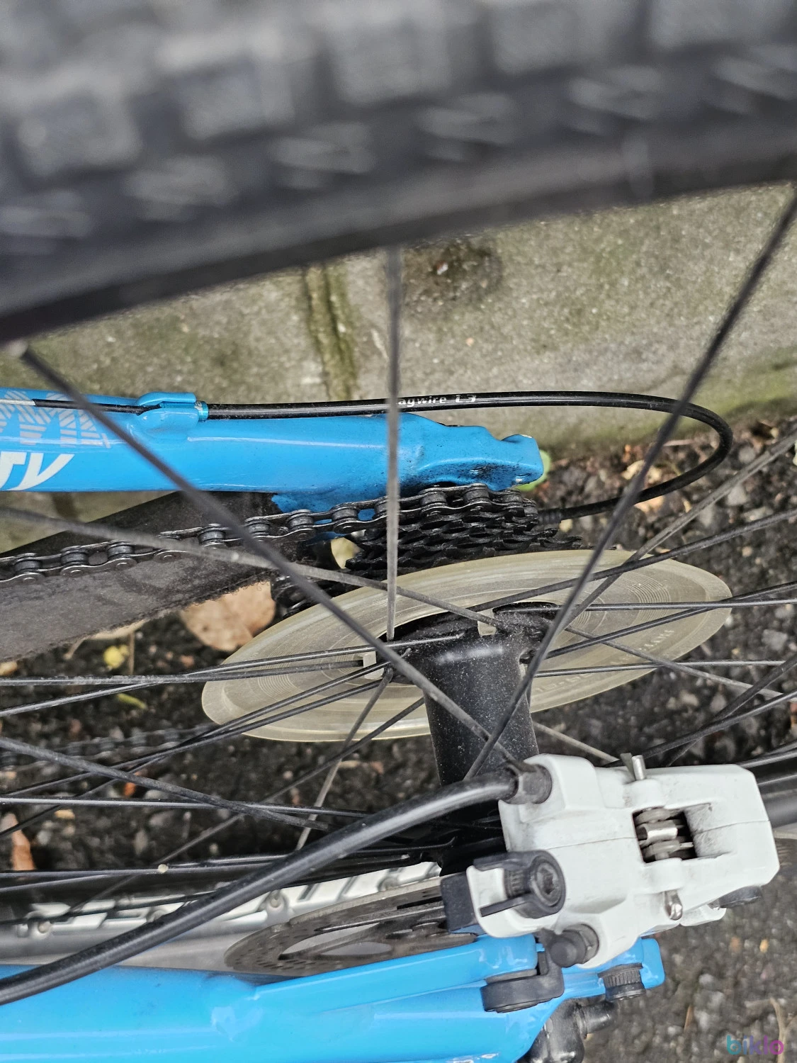 8. Bicicletă MTB Trek Wahoo 20, roți 26”, frâne disc, Shimano Deore/Alivio