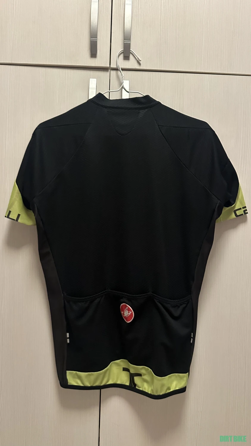 9. Vand tricouri ciclism Castelli / Santini / Northwave