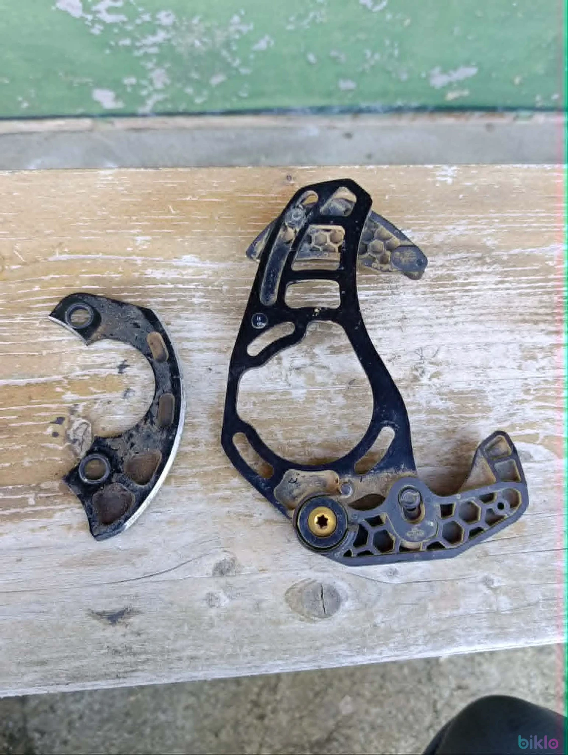 2. Chain guide Shimano saint sau zee
