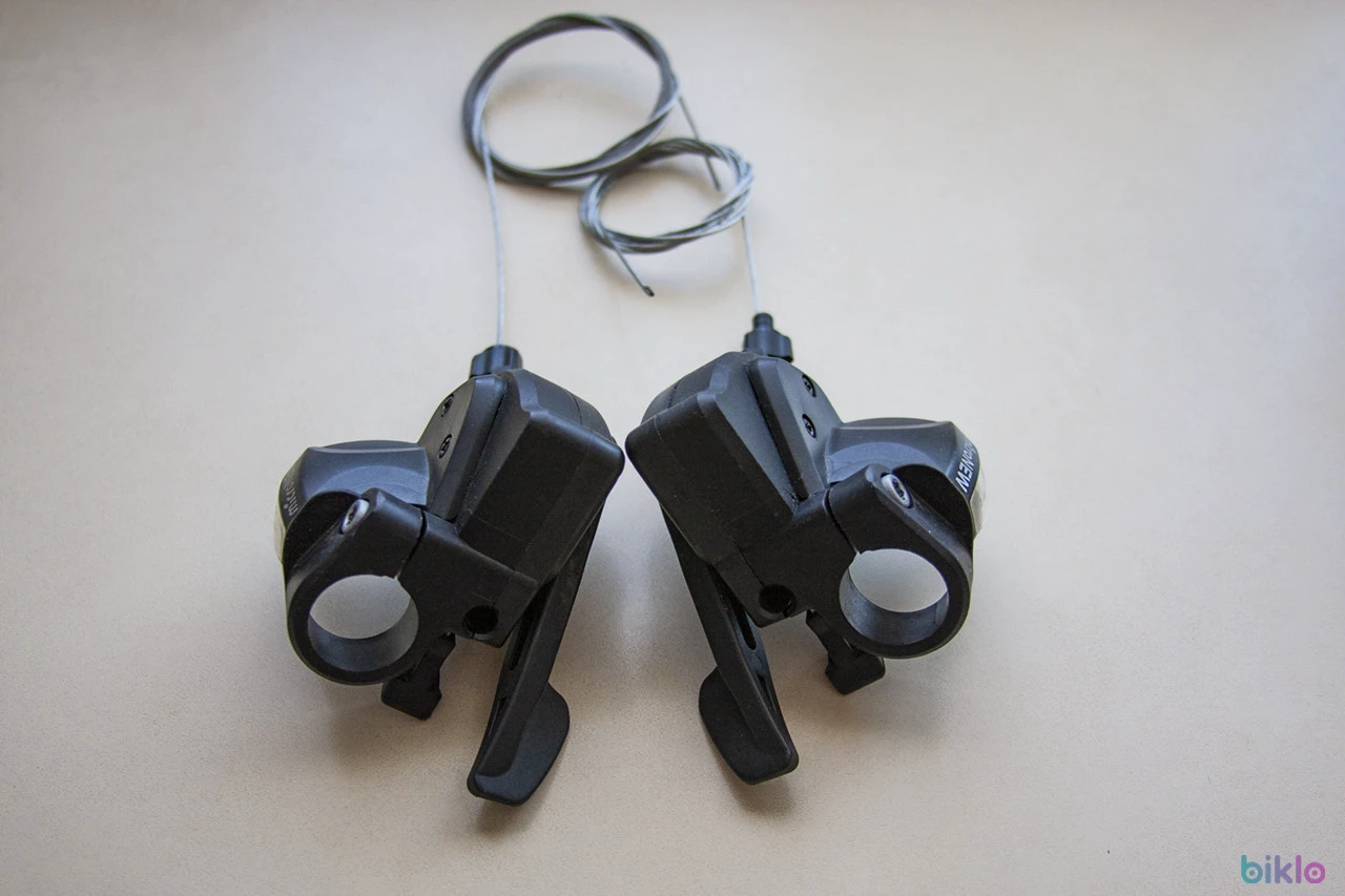 2. Manete schimbatoare, marca Microshift, 3x7 noi, upgrade