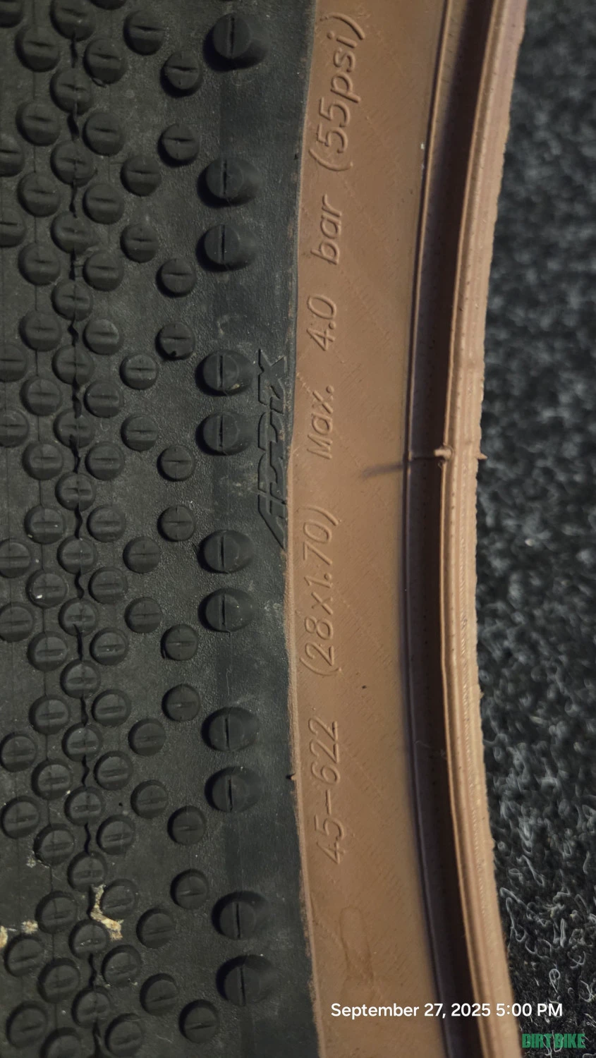 3. Schwalbe G-One Bite Performance RG 40-622 TLR