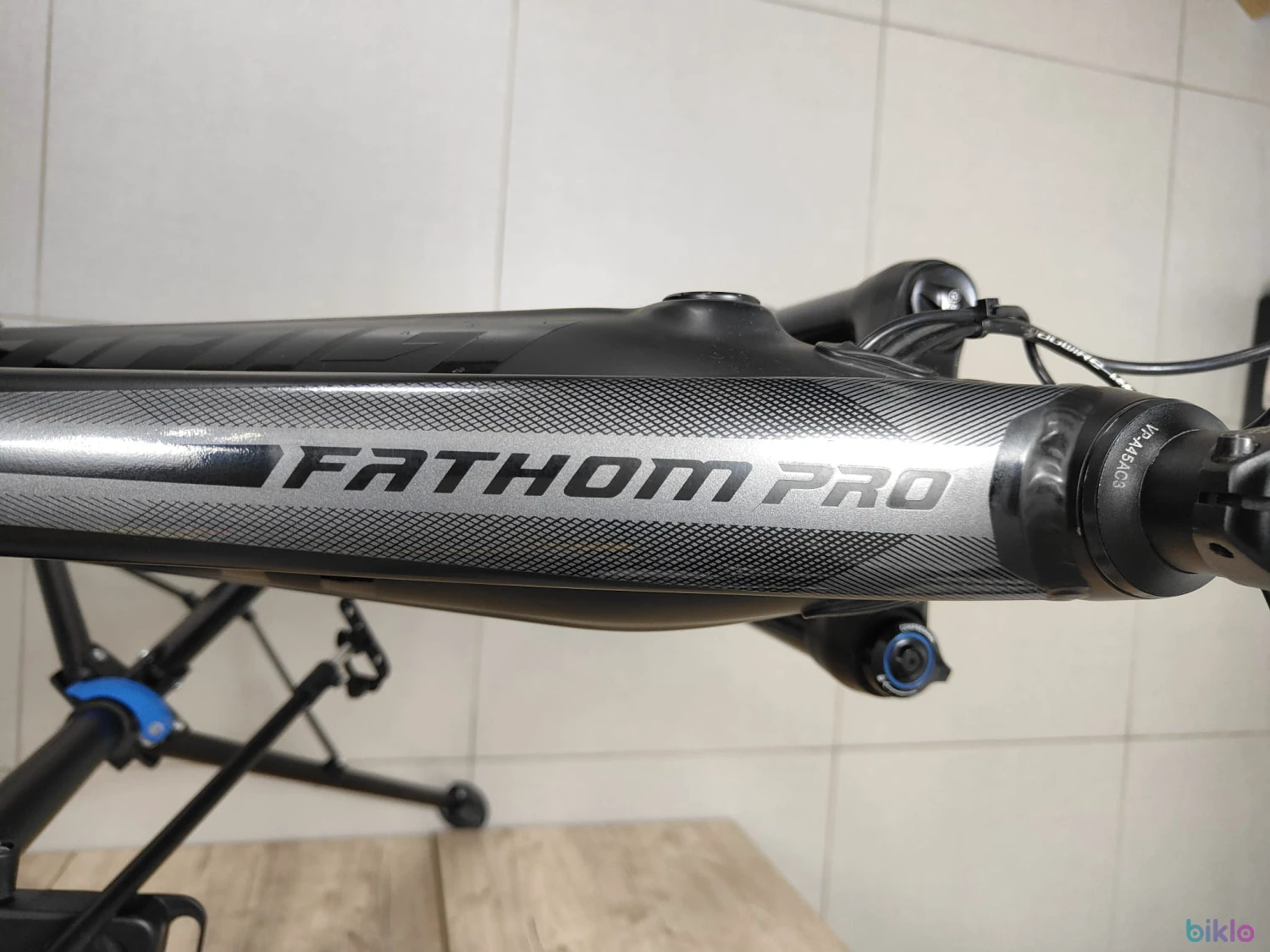 2. Bicicleta electrica Giant Fathom E+ 2 29, negru , baterie giant energypak 500 wh