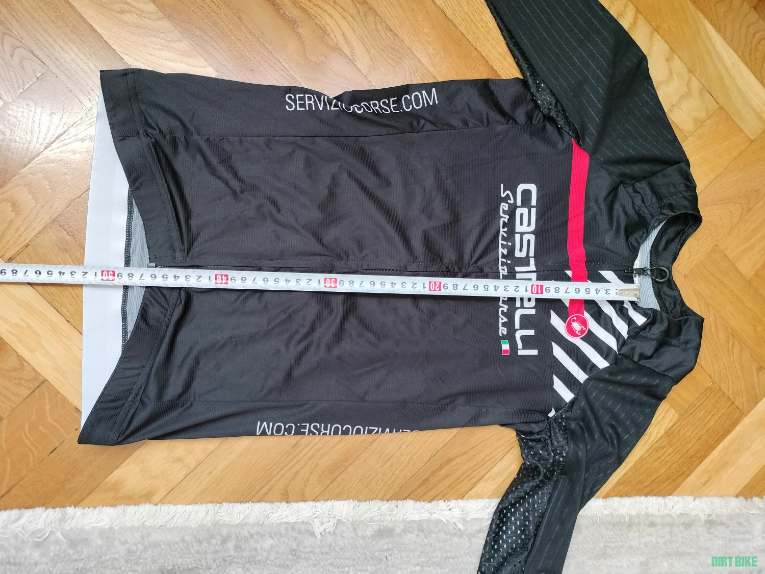 4. Costum ciclism Castelli