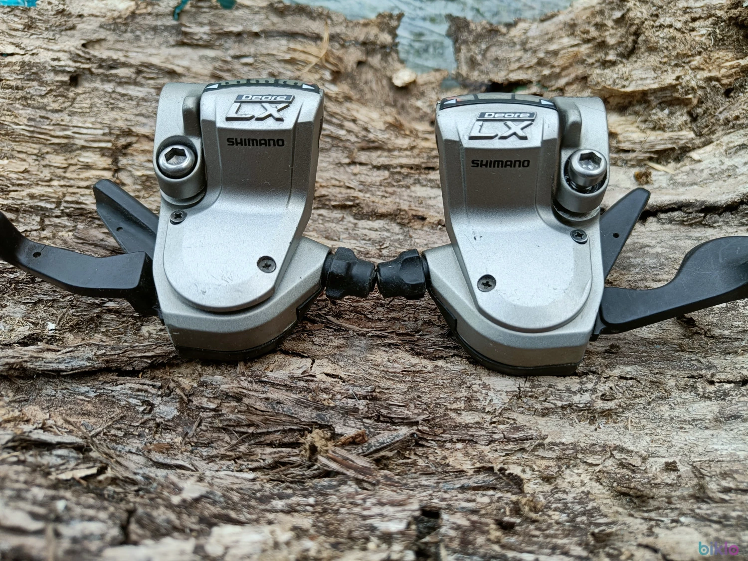 2. Set manete schimbator/shifter-e Shimano Deore Lx 3x9v.