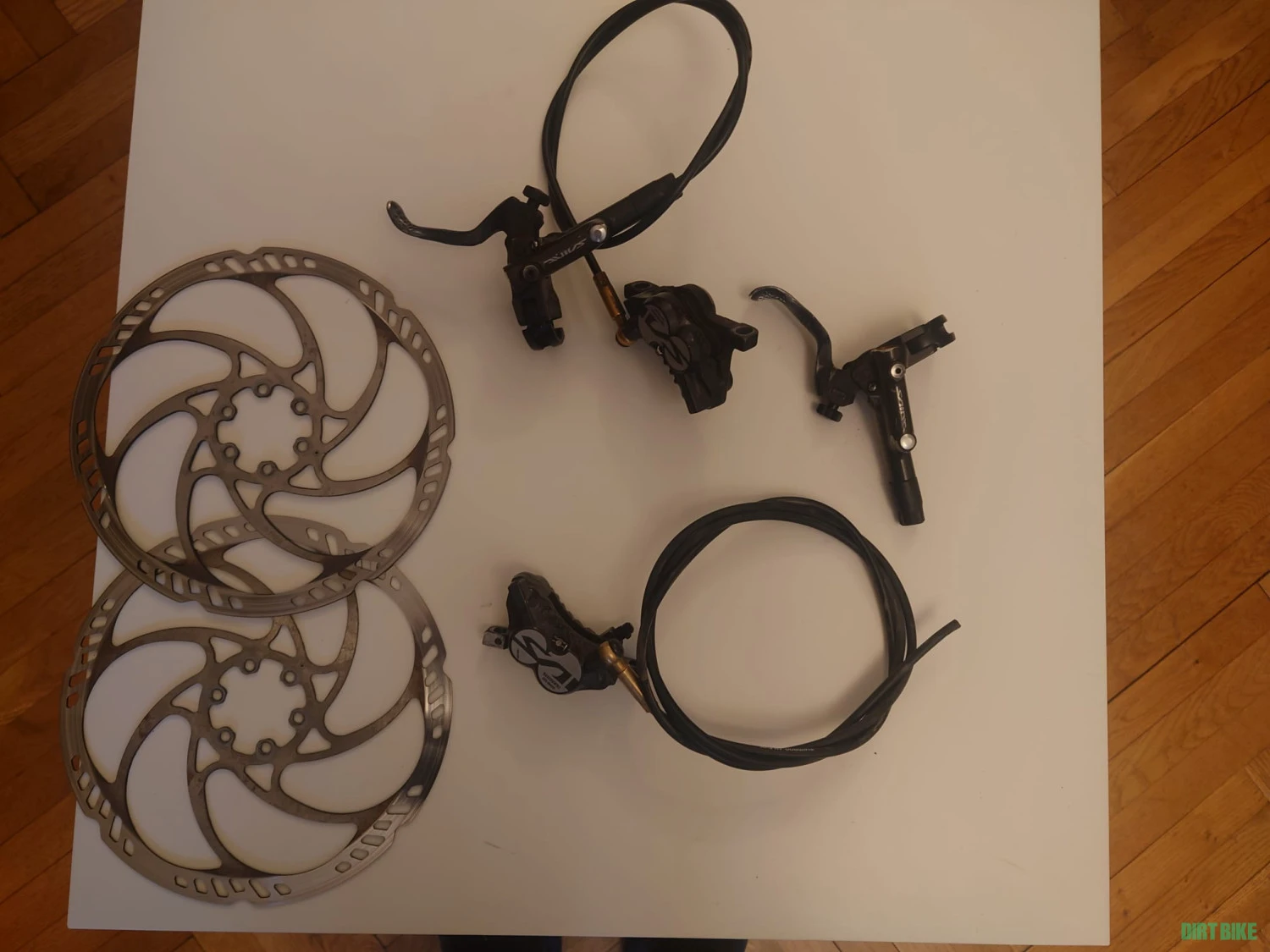 1. Set Shimano Saint