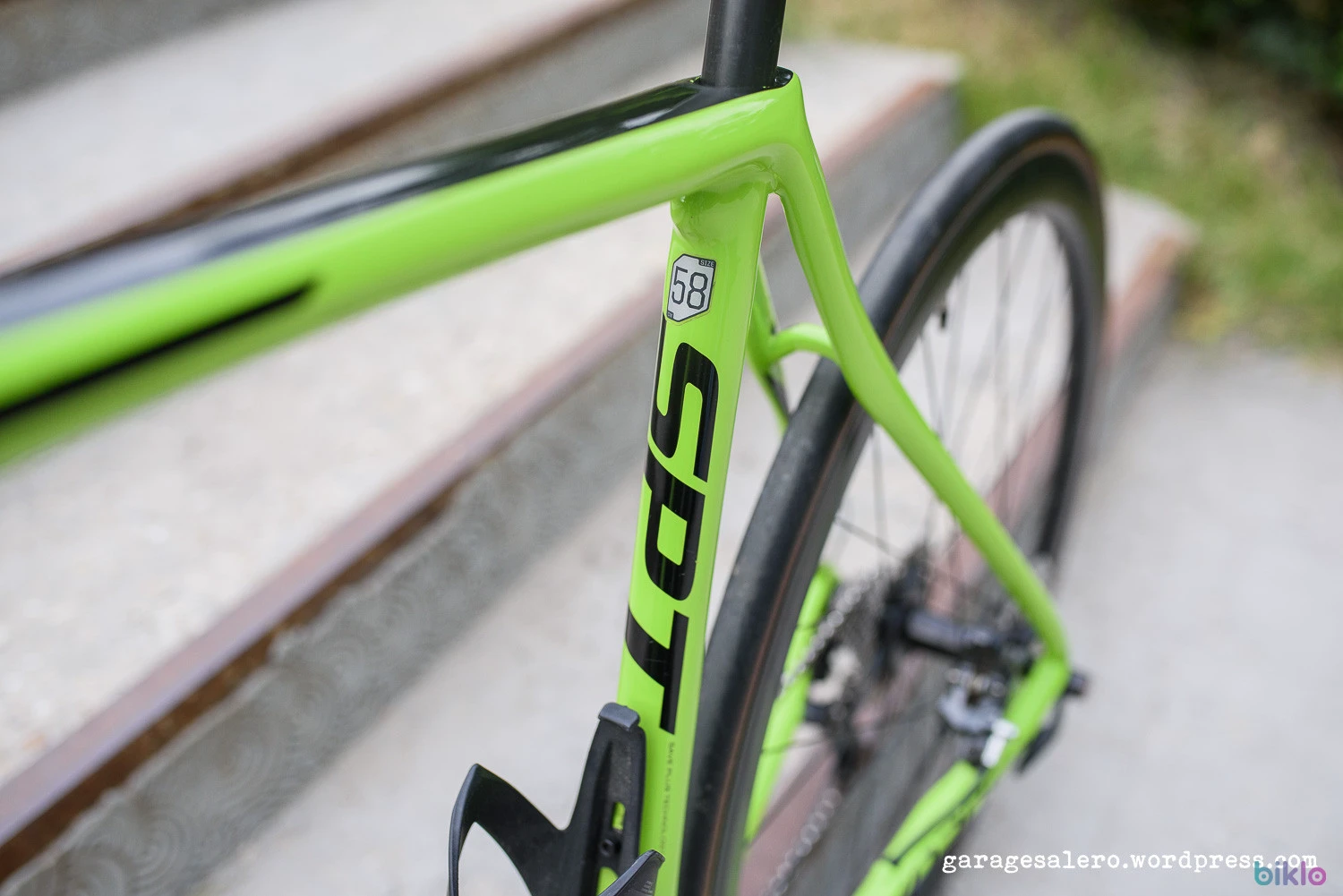 9. Cannondale Synapse carbon disc Ultegra Di2 roti aero Giant