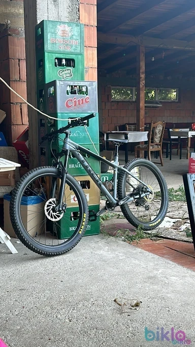 1. Trek Roscoe 8