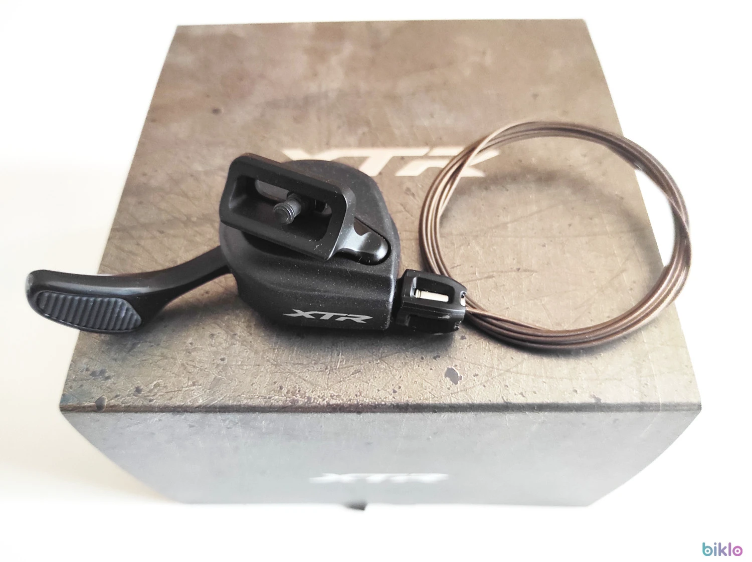 1. Maneta de schimbator Shimano XTR SL-M9100-IL 2v, prindere I-Spec EV, noua
