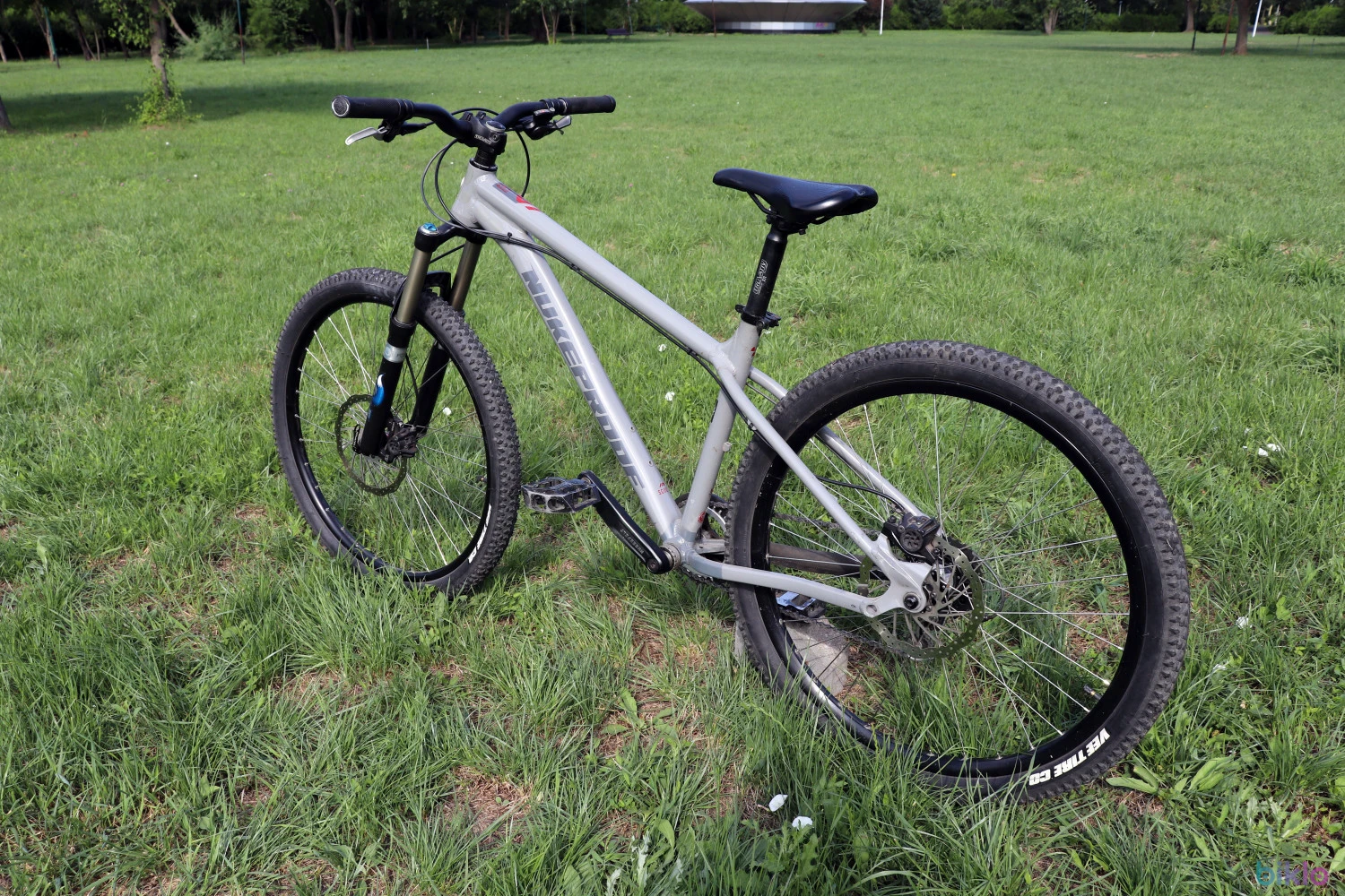 6. Nukeproof Scout V2 27.5 marimea M pentru Trail si Enduro.