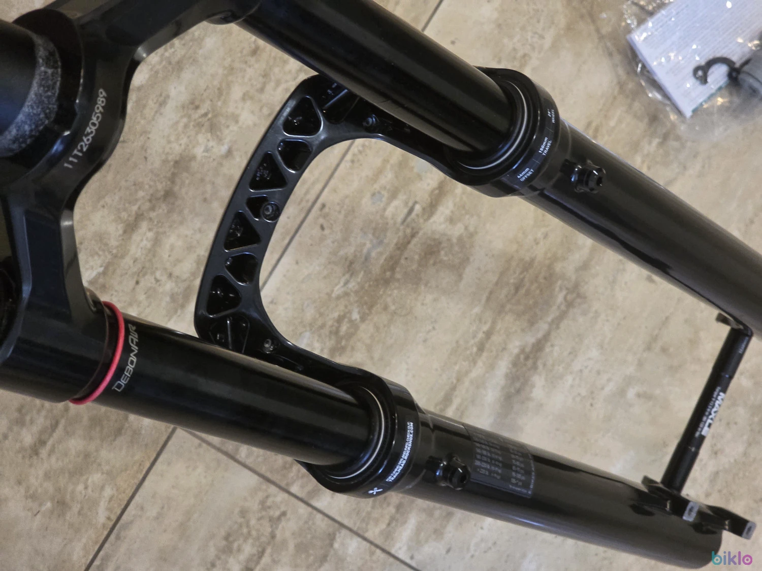 8. Furca Suspensie RockShox Lyrik R 29-150mm Boost Tapered