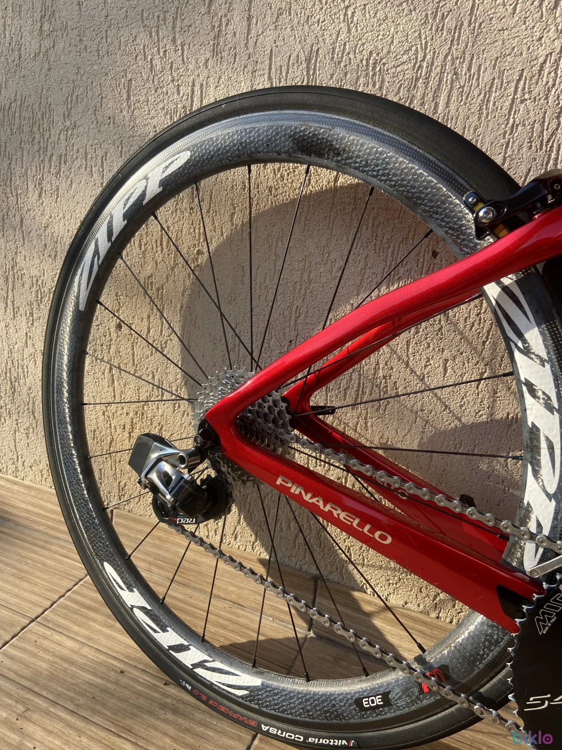 2. Pinarello dogma f sram red etap zipp