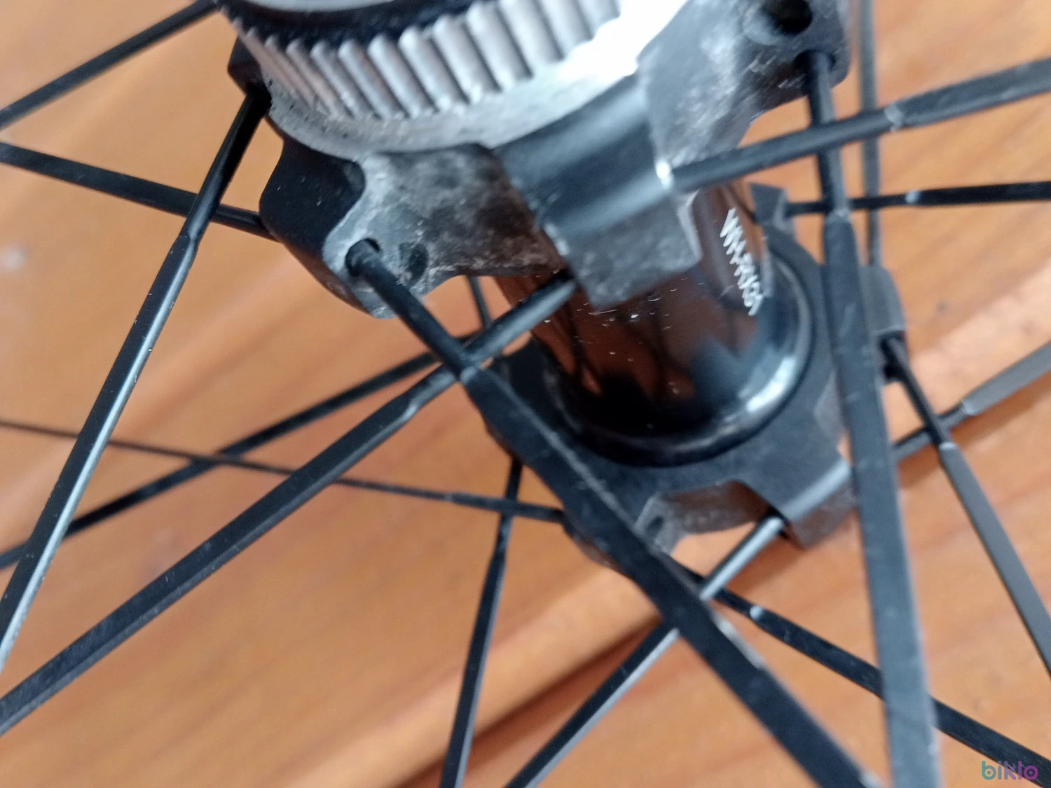 6. Roata fata 28 mtb treking gravel cu butuc si janta Shimano WH - RX 31 disc center lock