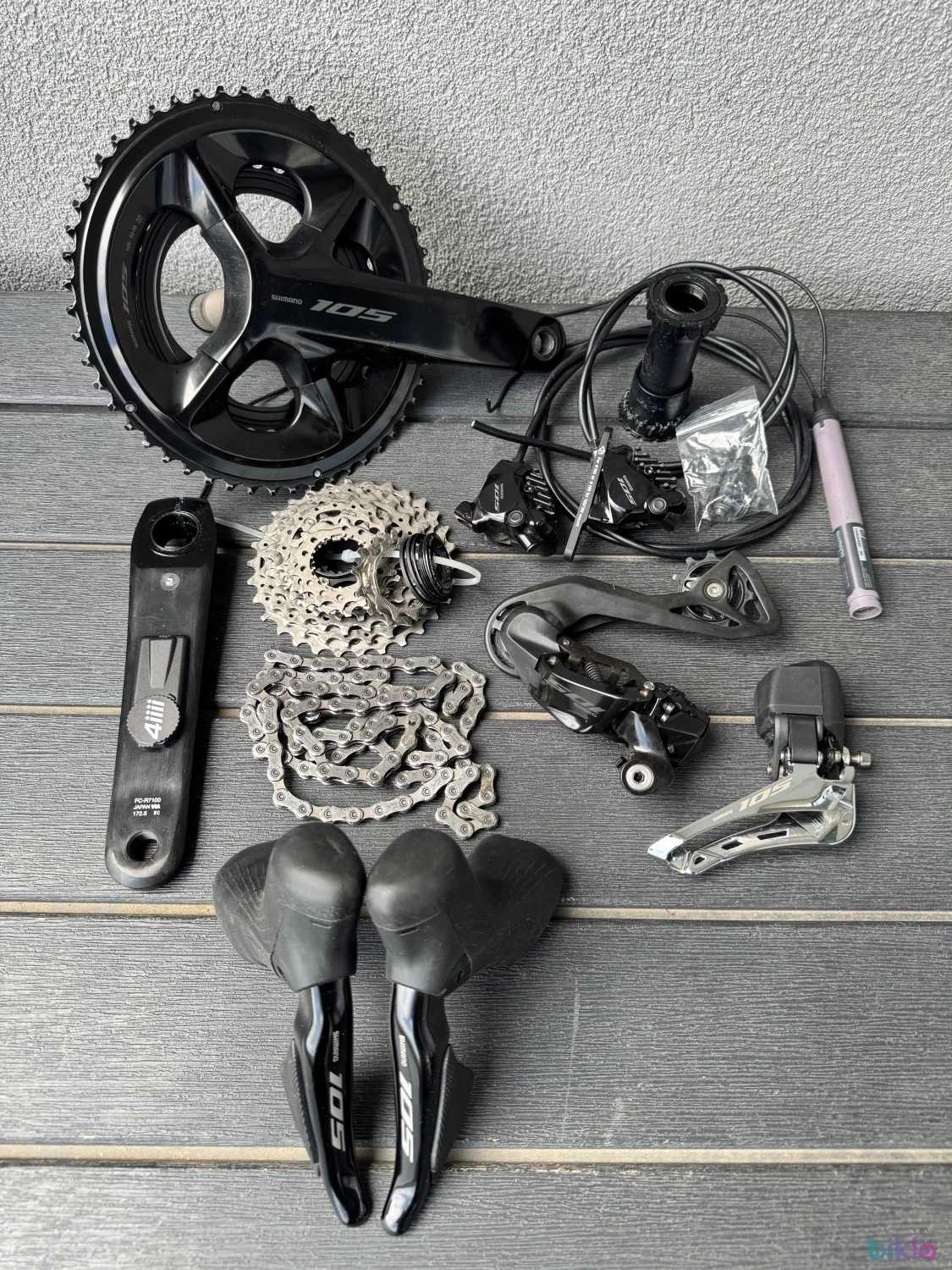 1. Groupset Shimano 105 di2 R7150 + 4iii PM